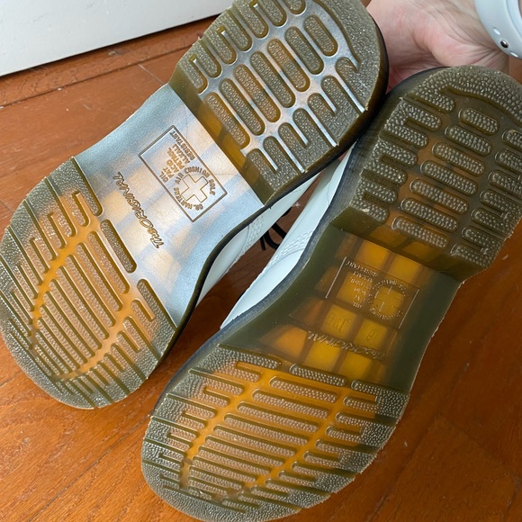 White Doc Martens NWOT - Picture 6 of 8